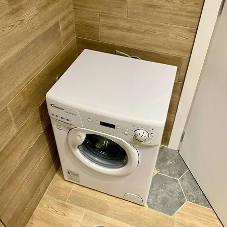 Crystal Studio-downtown Escape-navarinou Square Apartment *