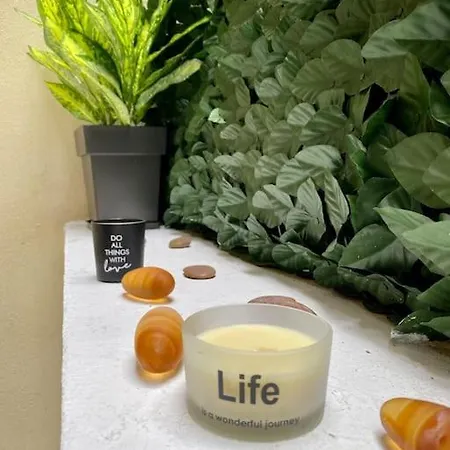 Crystal Studio-downtown Escape-navarinou Square דירה